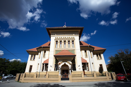 /assets/img/regiuni/Sud-Vest_Oltenia/proiecte/Consolidare, restaurare si modernizare la sectia de istorie - arheologie a Muzeului Olteniei Craiova, Jud. Dolj.jpg